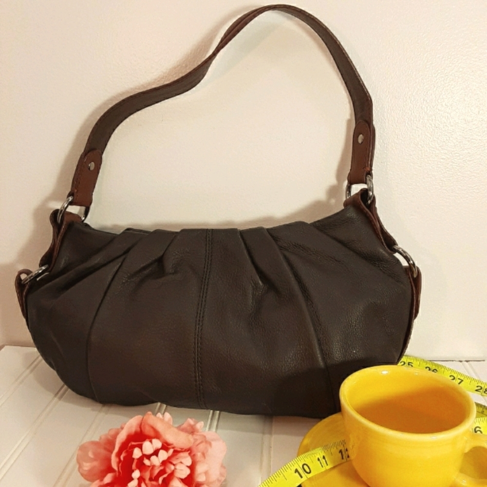 Vera Wang Brown Leather Shoulder Bag Ships Free